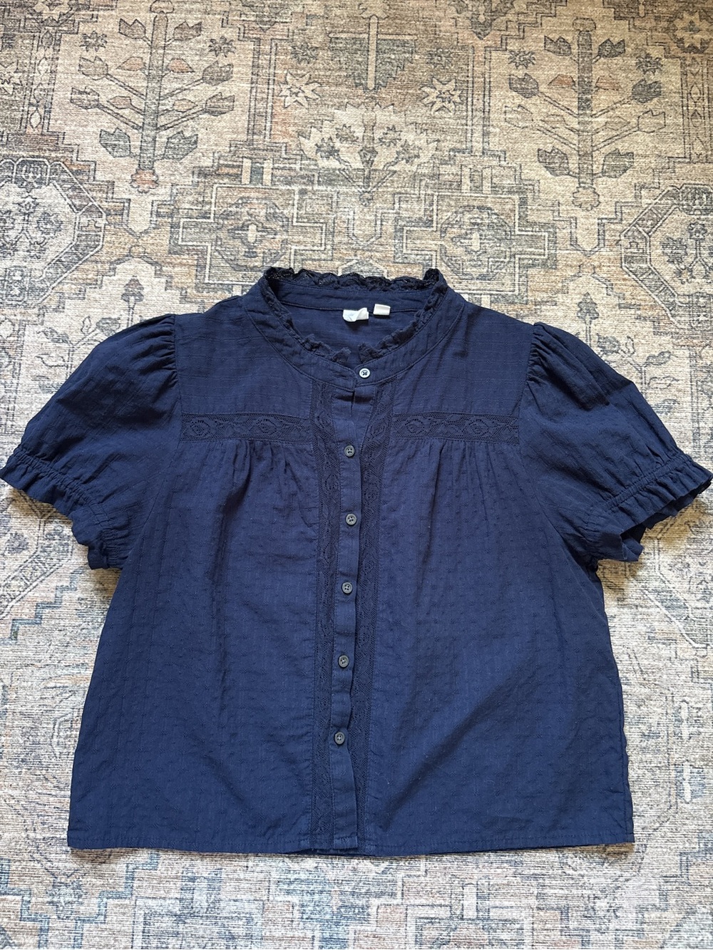 *SOLD* GAP Relaxed Lace Puff Sleeve Top – 100% cotton - Navy | Medium - Picture 4 of 10